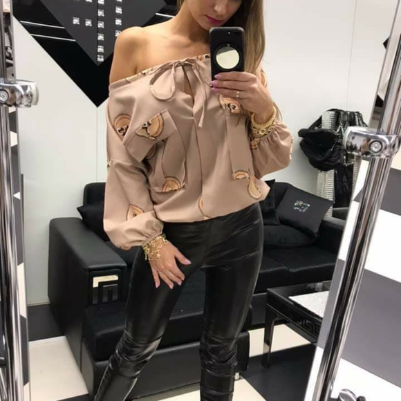 BNWT elegant blouse off shoulder OS fits M/L/XL - Picture 2 of 3